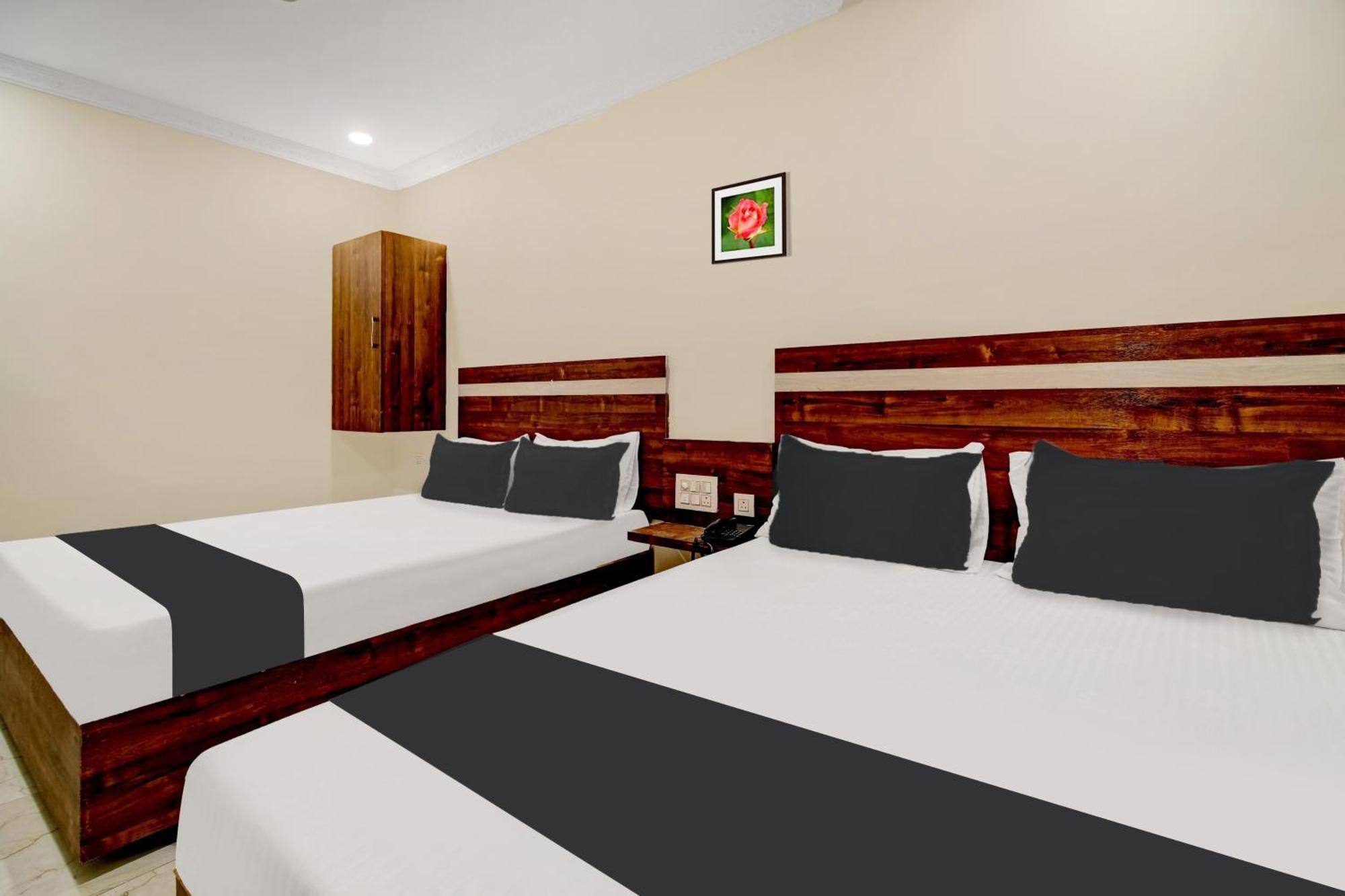 Hotel O Leela Elite Vidzsajavádá Kültér fotó