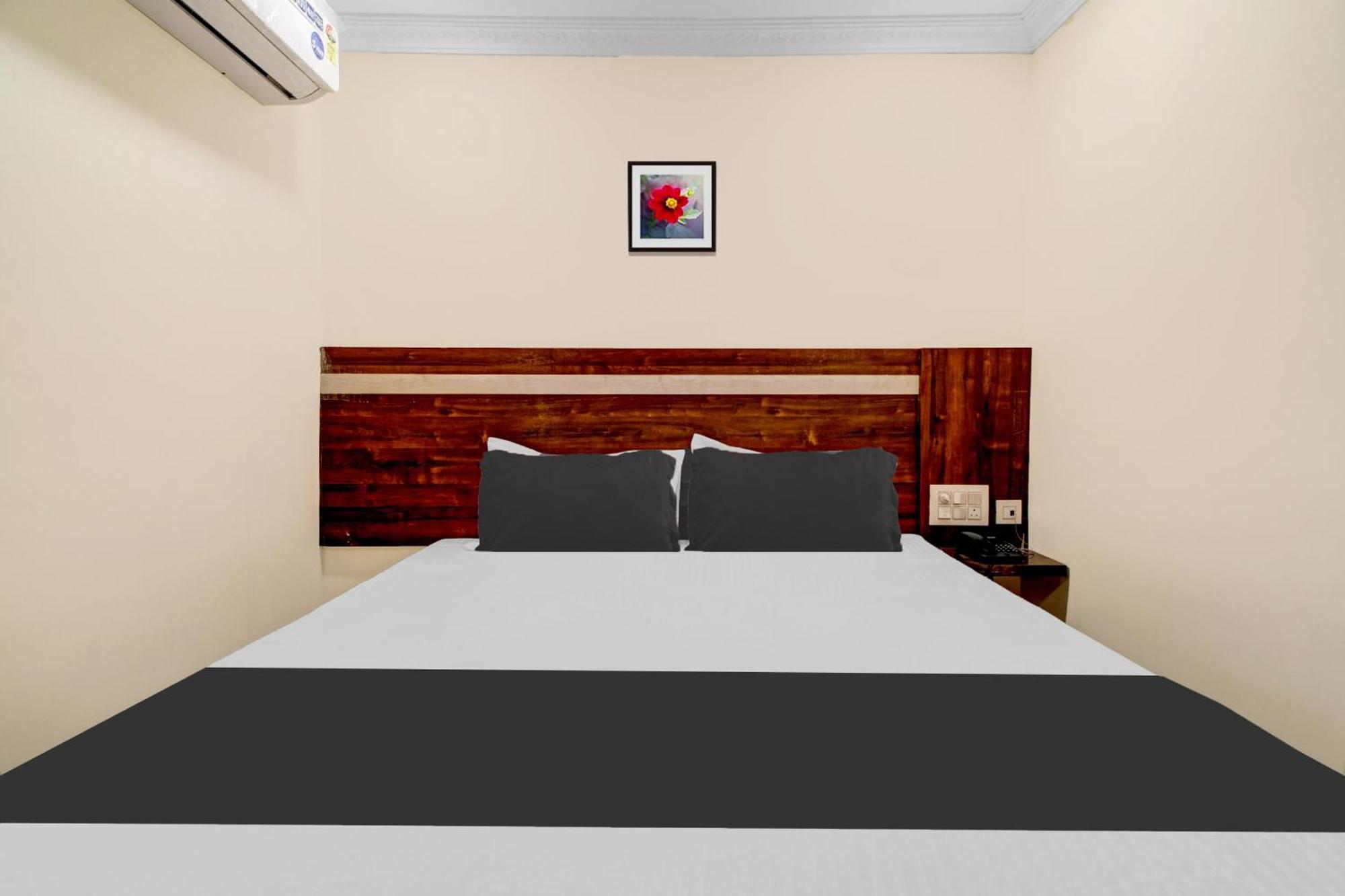Hotel O Leela Elite Vidzsajavádá Kültér fotó