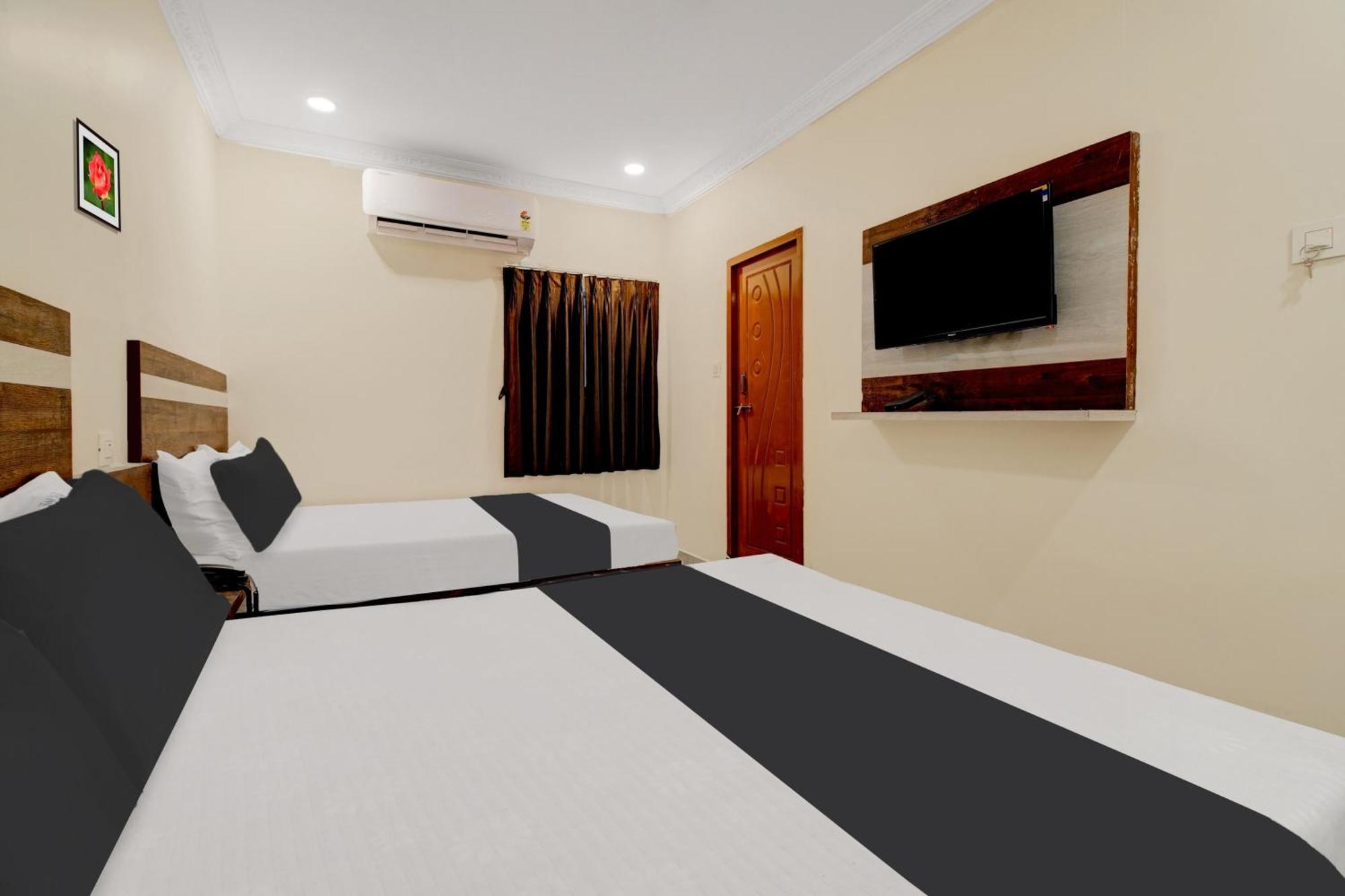 Hotel O Leela Elite Vidzsajavádá Kültér fotó